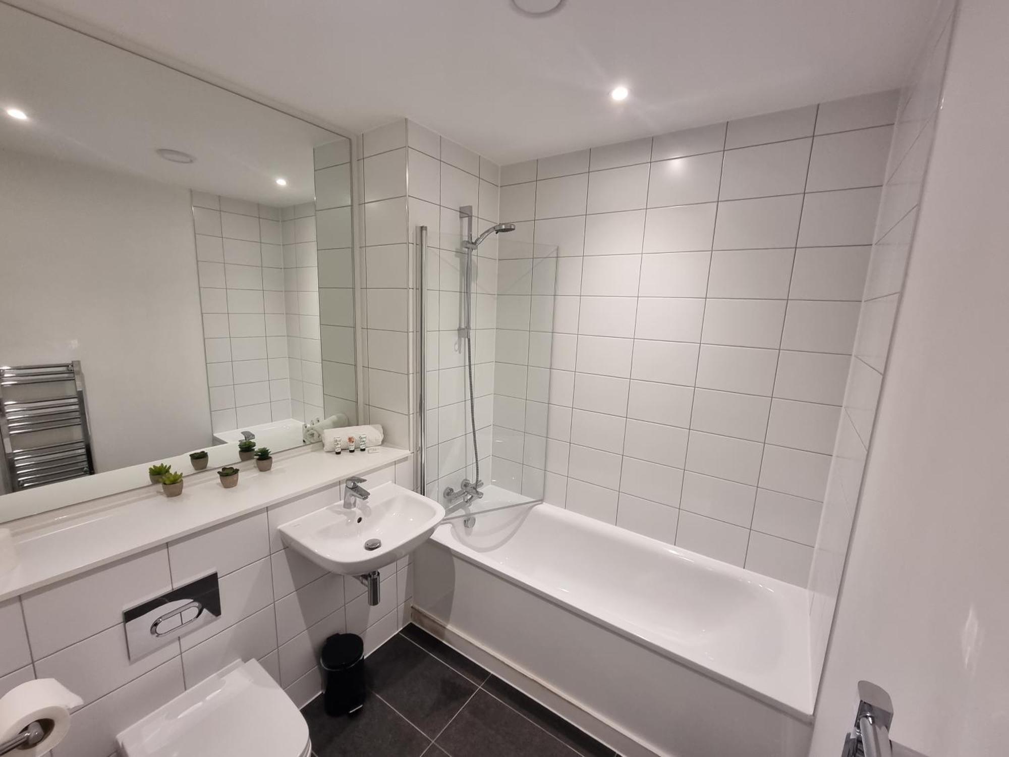 מנצ'סטר Trafford Suite Modern 1 Bed With Cinema Room מראה חיצוני תמונה